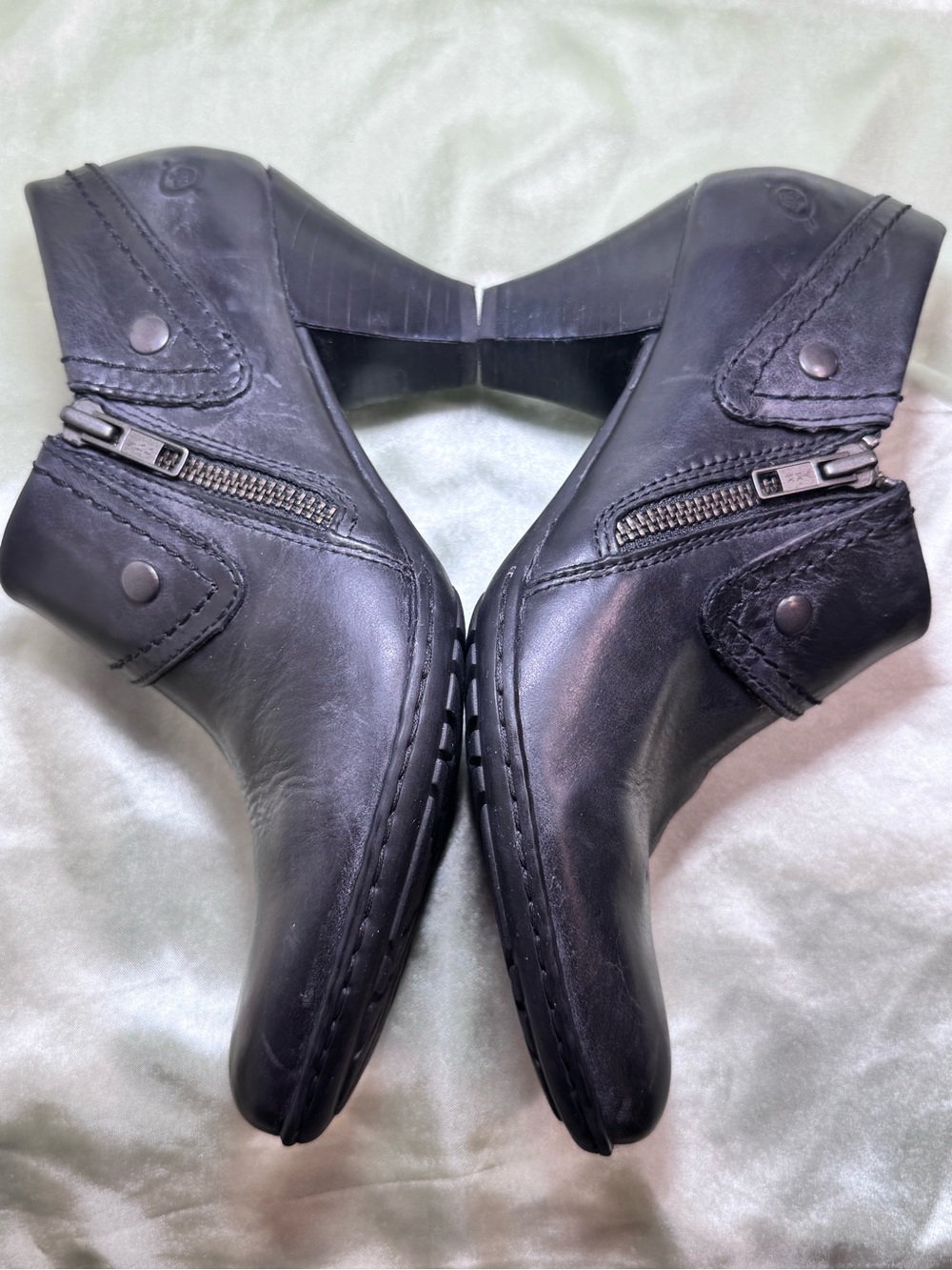 Born Leather Black Ankle Booties with Side Zip Women’s size 7.5 - Picture 6 of 10